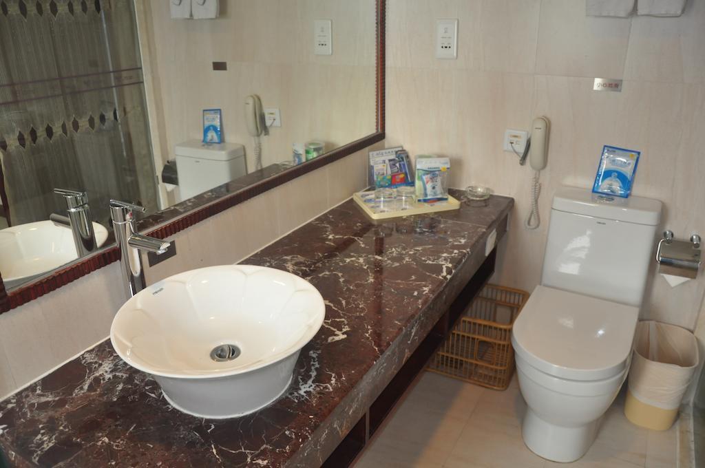 Starway Hotel Silver Zhuhai Room photo